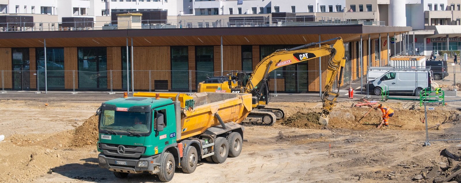 Aménagement de la place du centre-ville, dans le cadre du projet de rénovation urbaine - © Mairie de Villefontaine