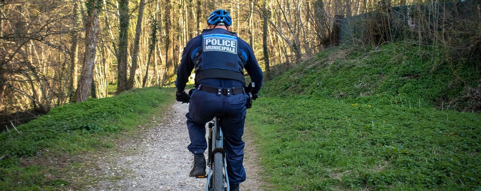 Agent de la Police Municipale - © Mairie de Villefontaine